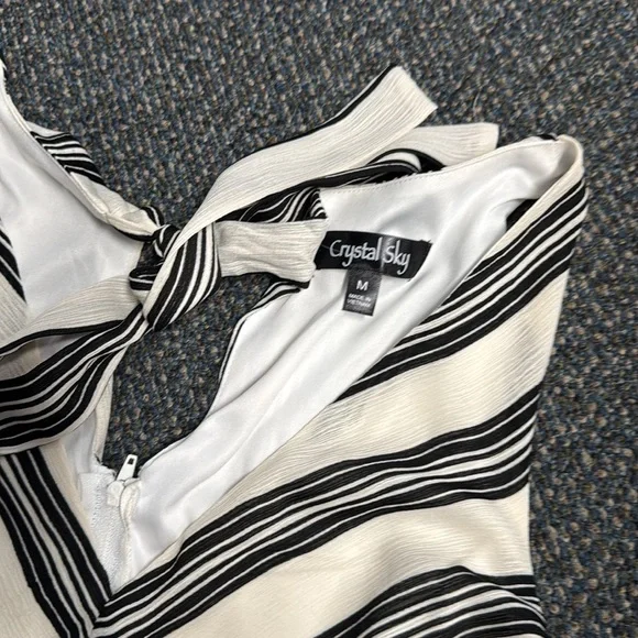 Crystal sky midi dress M // 042417 - Picture 2 of 2